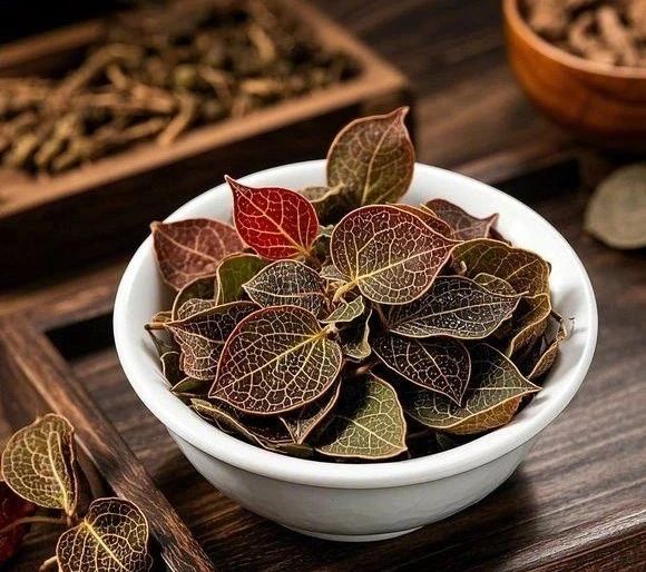 簡(jiǎn)小葉說茶|金線蓮養(yǎng)肝茶：一杯天然草本茶，喚醒身體的自愈力