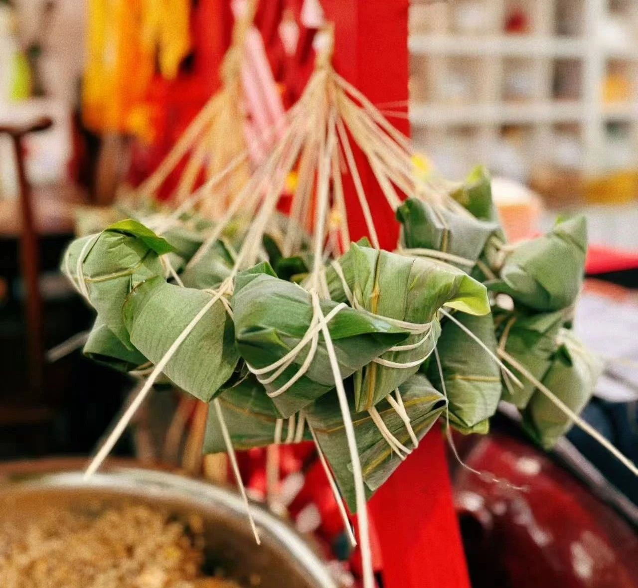 愛生活 愛簡(jiǎn)小葉|箬竹葉里藏乾坤——土樓筍干肉粽的匠心風(fēng)味