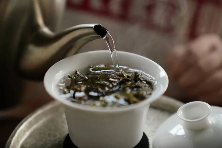 簡小葉說茶|老曼峨的“先苦后甘”是一種什么樣的體驗