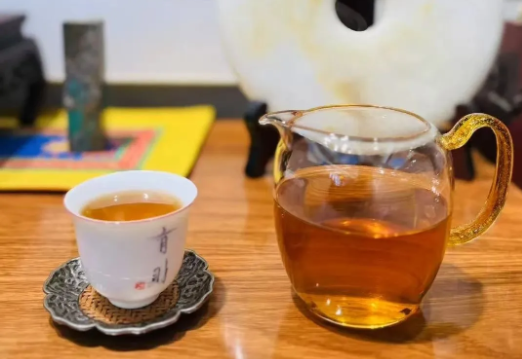 簡小葉說茶|山霧輕撫古樹紅 歲月沉淀茶香濃