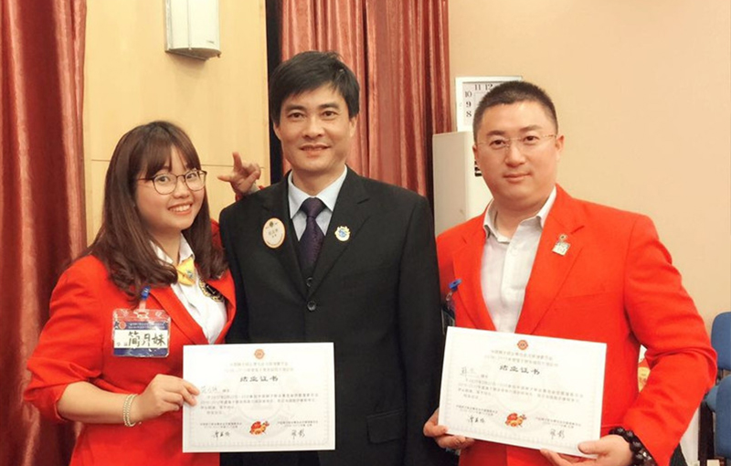 簡小葉公益｜初心“凝心聚力，做愛的傳播者。”